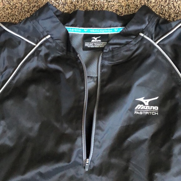 Mizuno fast pitch. Softball shirt great condition - Picture 2 of 4